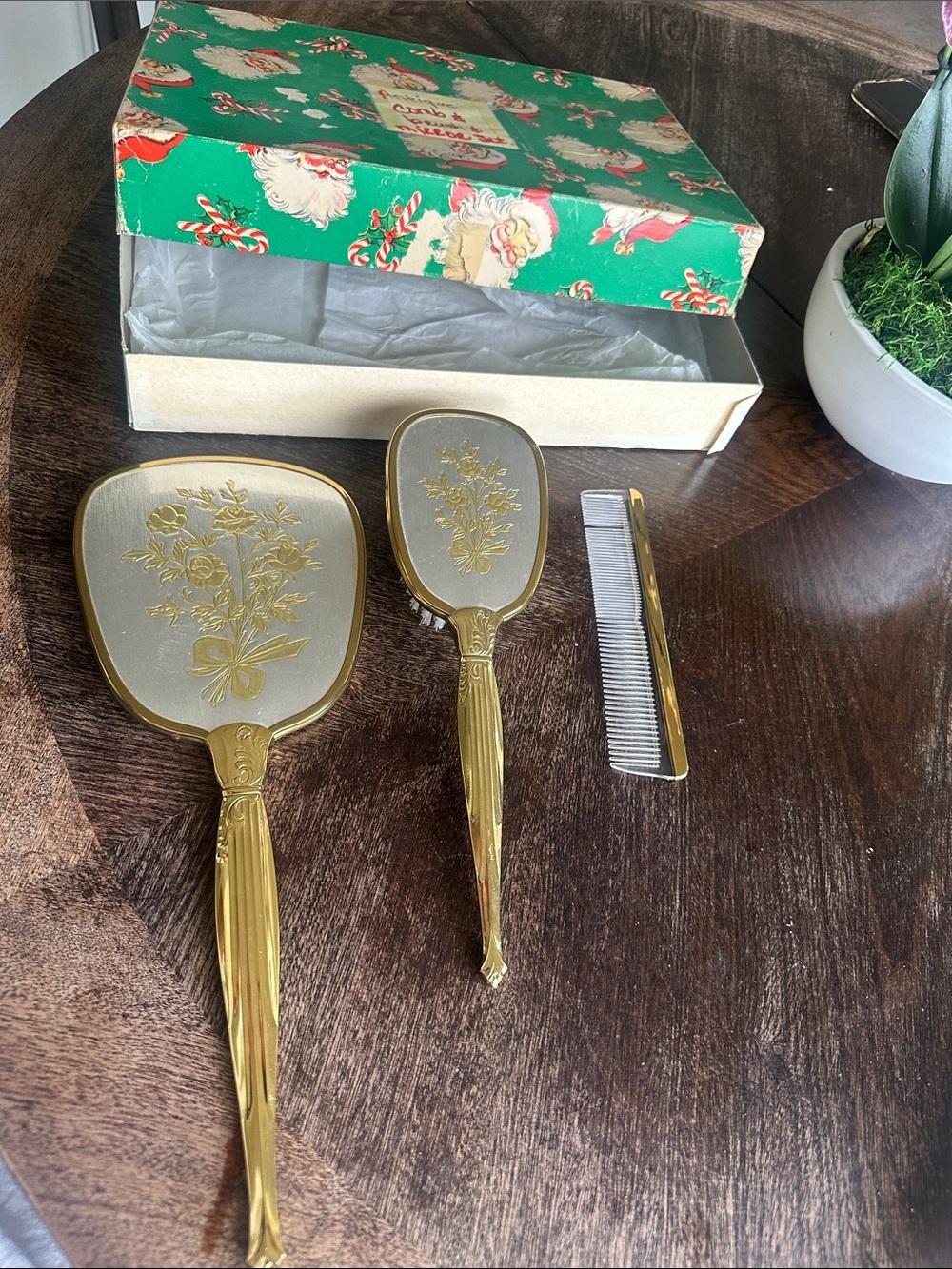 Vintage Gold Floral Vanity Trio with Mirror, Brush & Comb